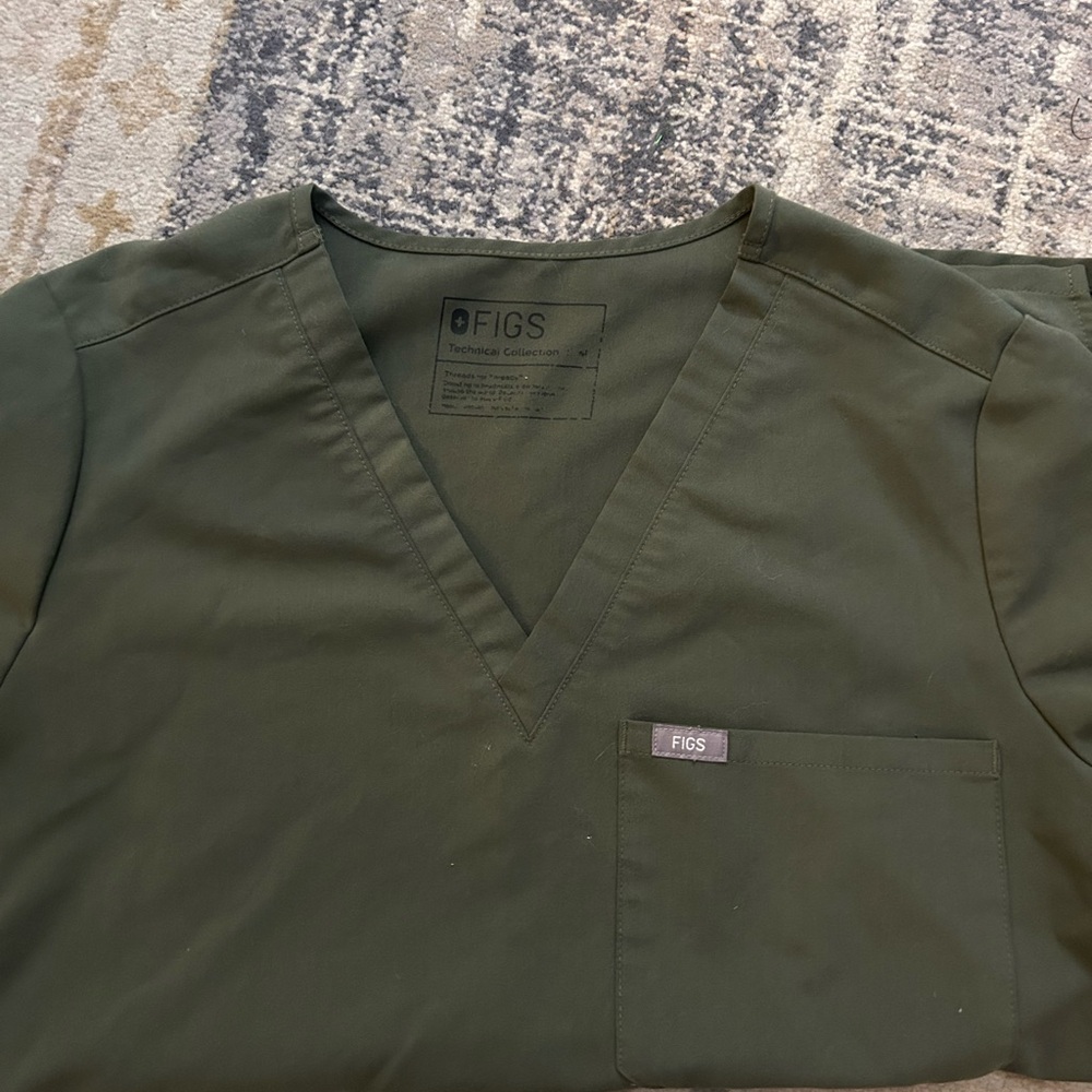 Figs Olive Technical Collection Scrub Set